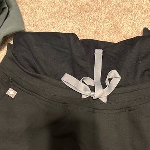 Sm Zamora Maternity Figs-Black NWT